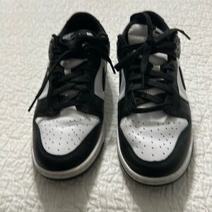 Men’s Nike low dunk sneakers